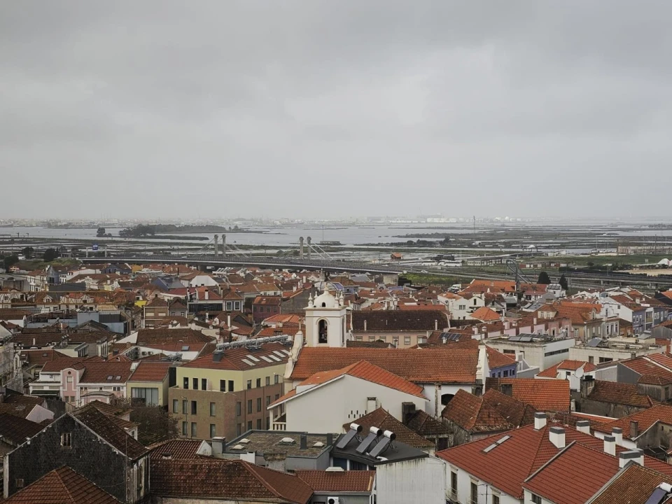 Apartamento T4 para Arrendamento em Glória e Vera Cruz Foto 9