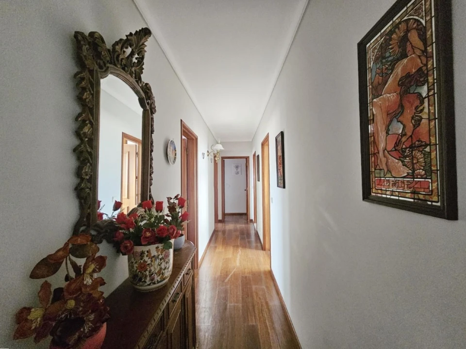 Apartamento T4 para Arrendamento em Glória e Vera Cruz Foto 12