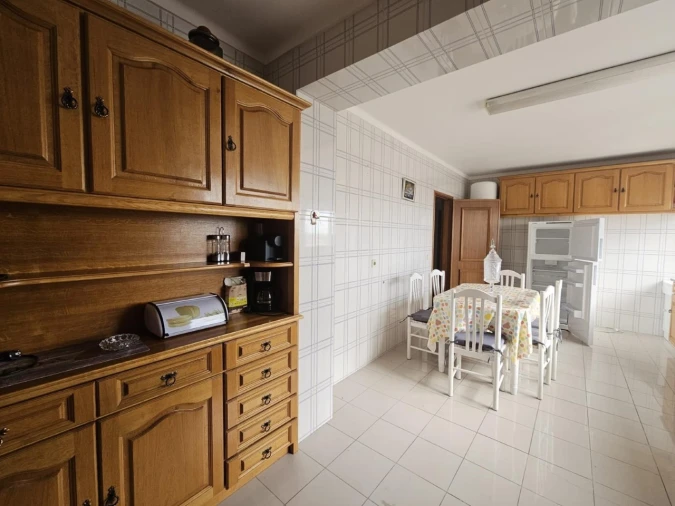 Apartamento T4 para Arrendamento em Glória e Vera Cruz Foto 3