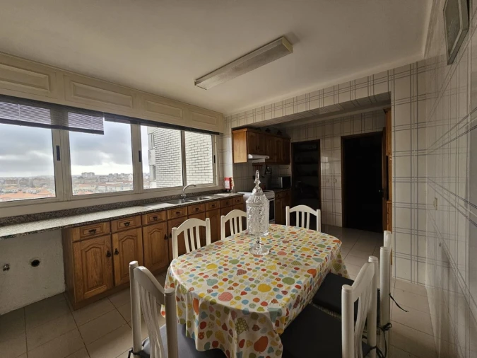 Apartamento T4 para Arrendamento em Glória e Vera Cruz Foto 1