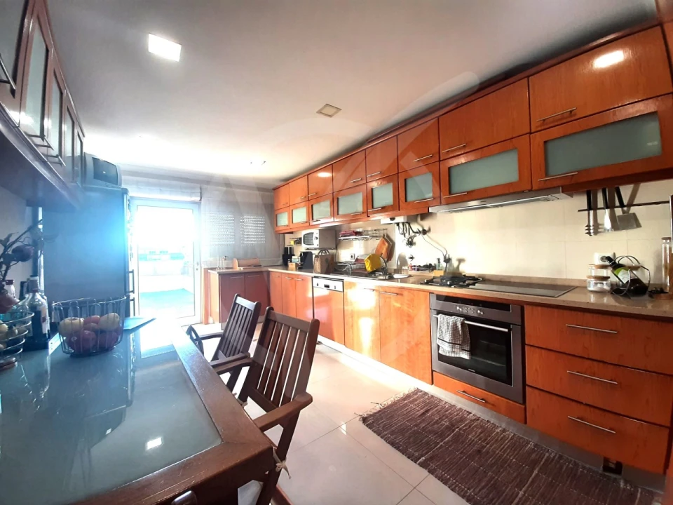 Moradia T4 para Venda em Aver-O-Mar, Amorim e Terroso Foto 3