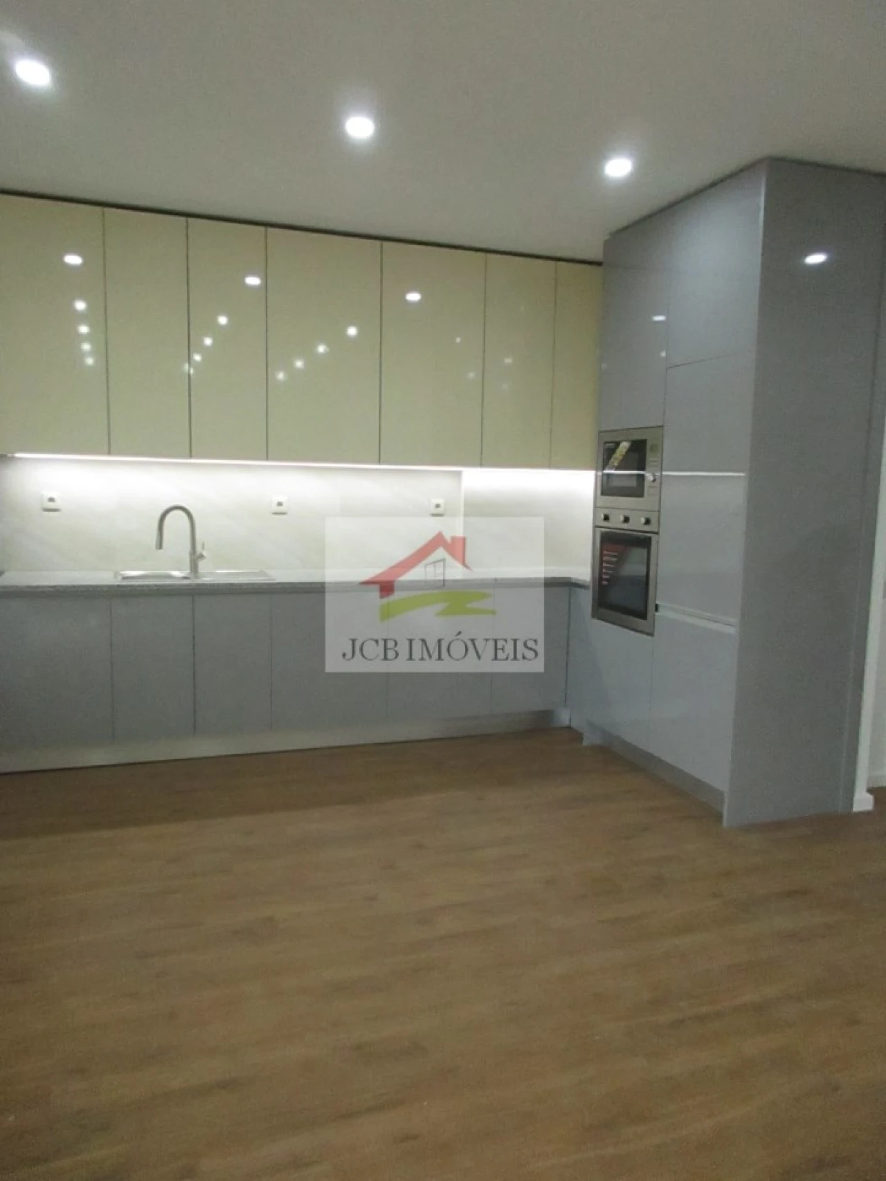 Apartamento T3 para Venda em Aguas Santas Foto 2