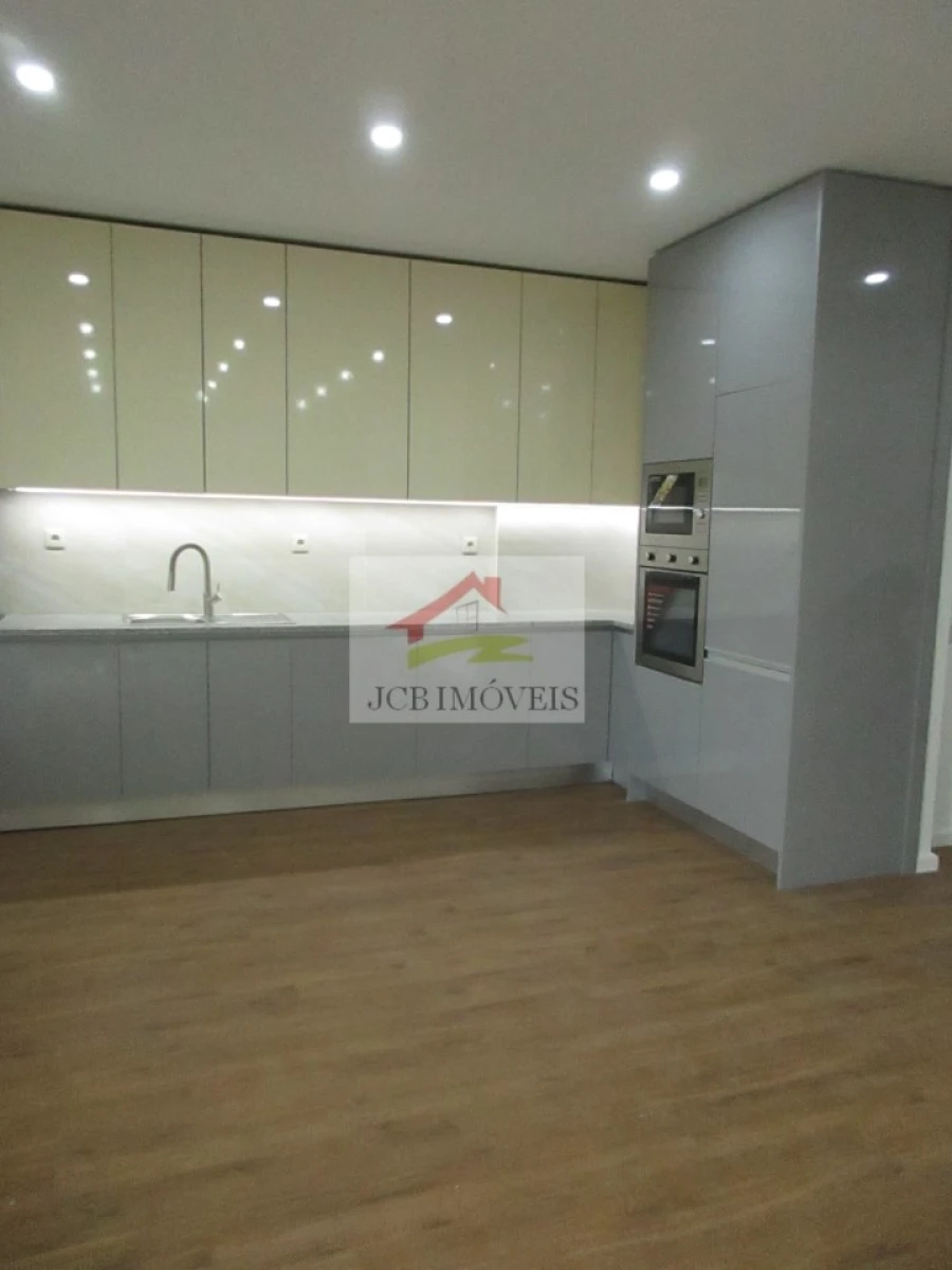 Apartamento T3 para Venda em Aguas Santas Foto 2