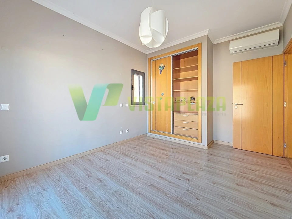 Moradia T4 para Venda em Portimão Foto 26