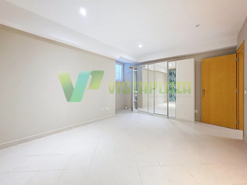 Moradia T4 para Venda em Portimão Foto 33