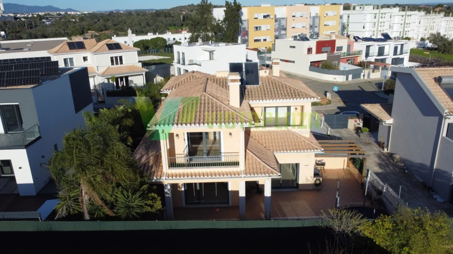 Moradia T4 para Venda em Portimão Foto 4