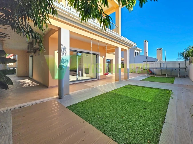 Moradia T4 para Venda em Portimão Foto 2