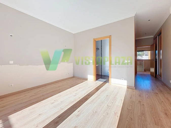 Moradia T4 para Venda em Portimão Foto 18