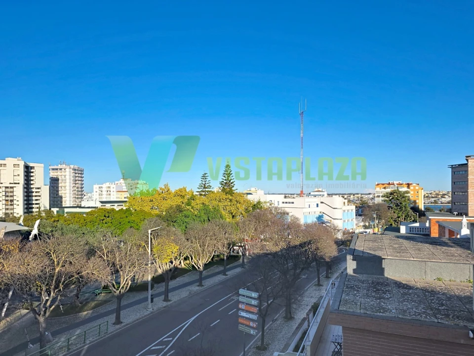 Moradia T11 para Venda em Portimão Foto 18