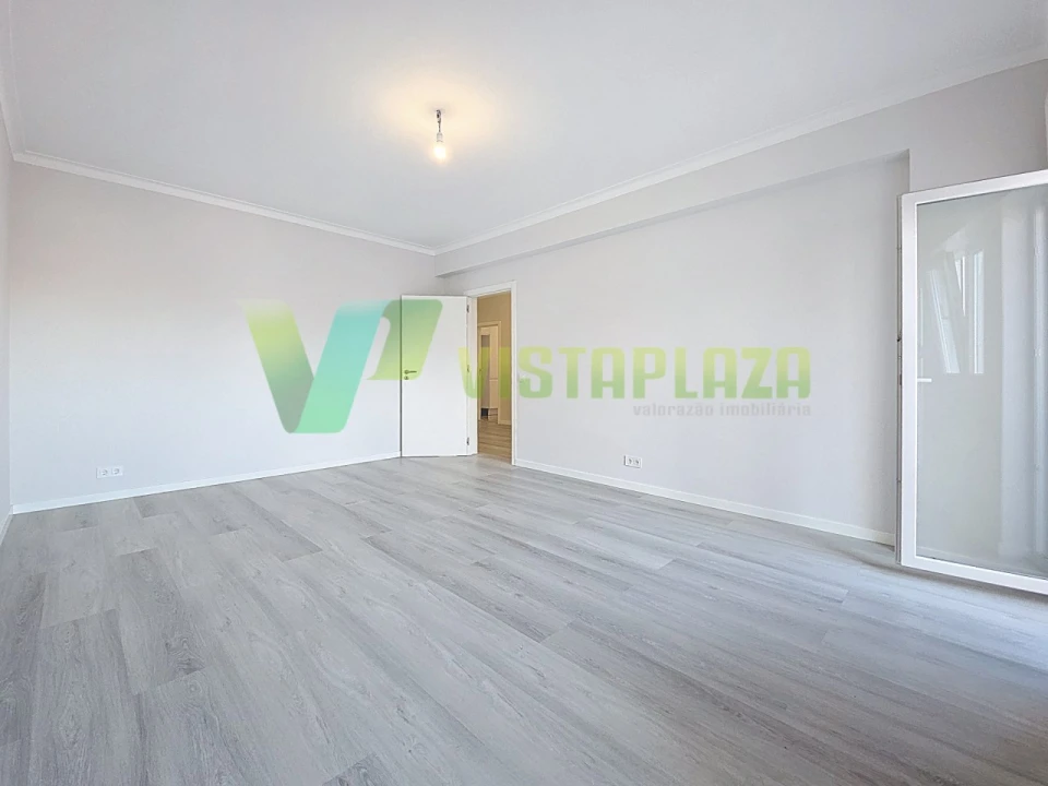 Apartamento T3 para Venda em Portimão Foto 5