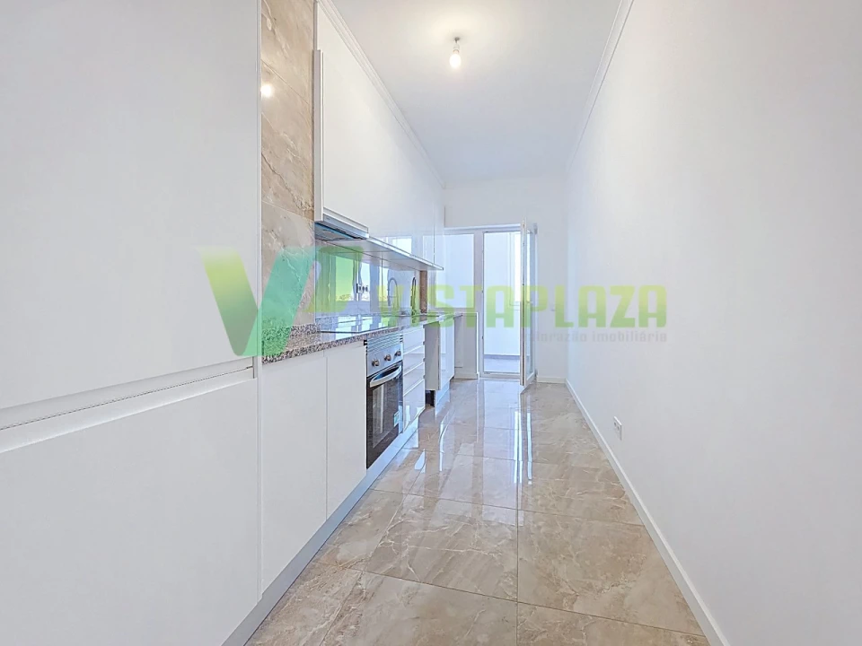 Apartamento T3 para Venda em Portimão Foto 2