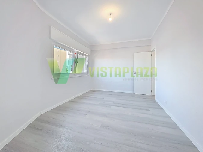 Apartamento T3 para Venda em Portimão Foto 10