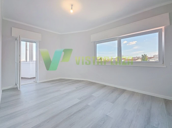 Apartamento T3 para Venda em Portimão Foto 11