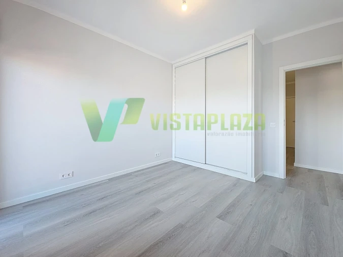 Apartamento T3 para Venda em Portimão Foto 12