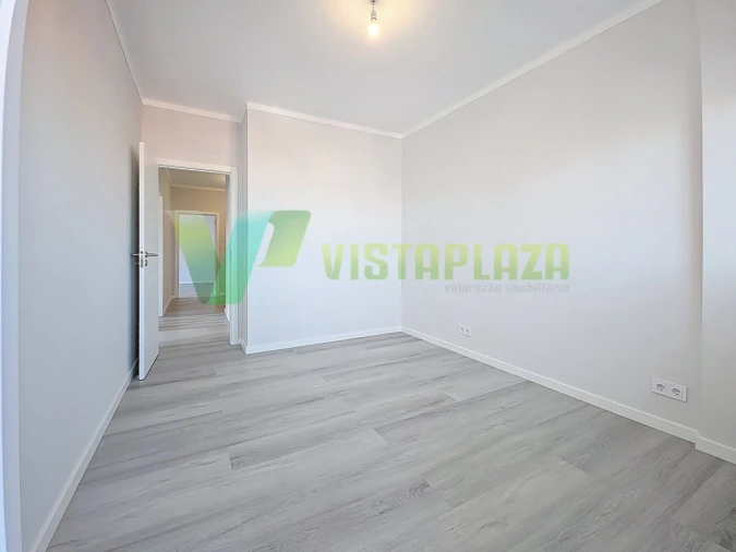 Apartamento T3 para Venda em Portimão Foto 15