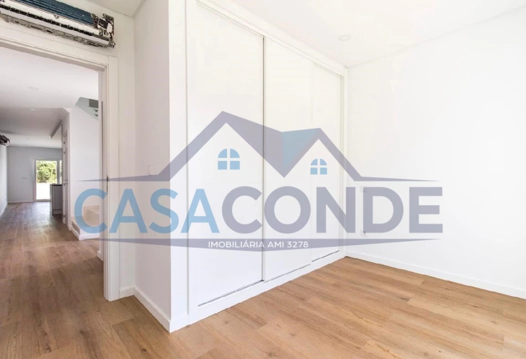 Moradia T3 para Venda em Fernao Ferro Foto 1