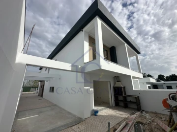 Moradia T3 para Venda em Fernao Ferro