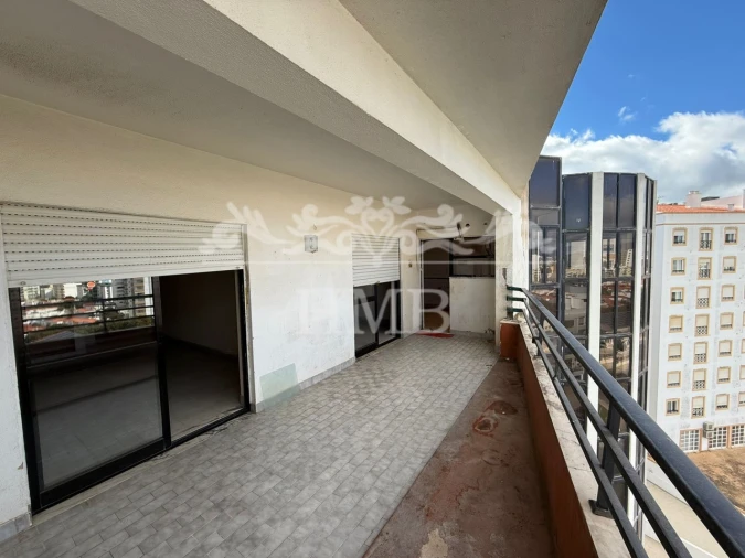 Apartamento T2 para Venda em Portimão Foto 2