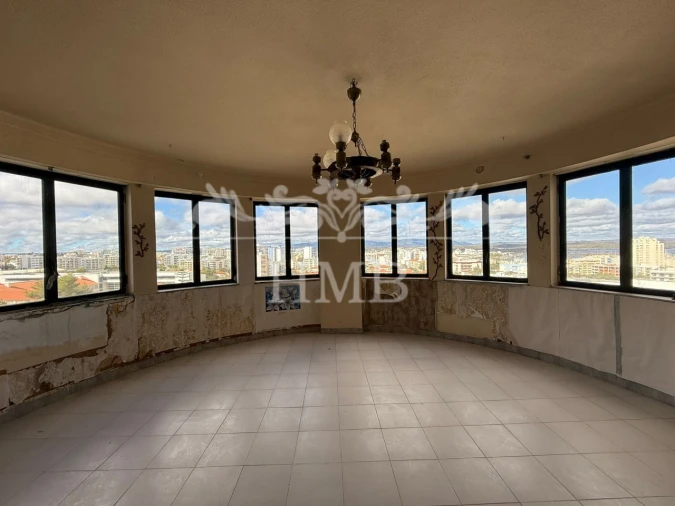 Apartamento T2 para Venda em Portimão Foto 3