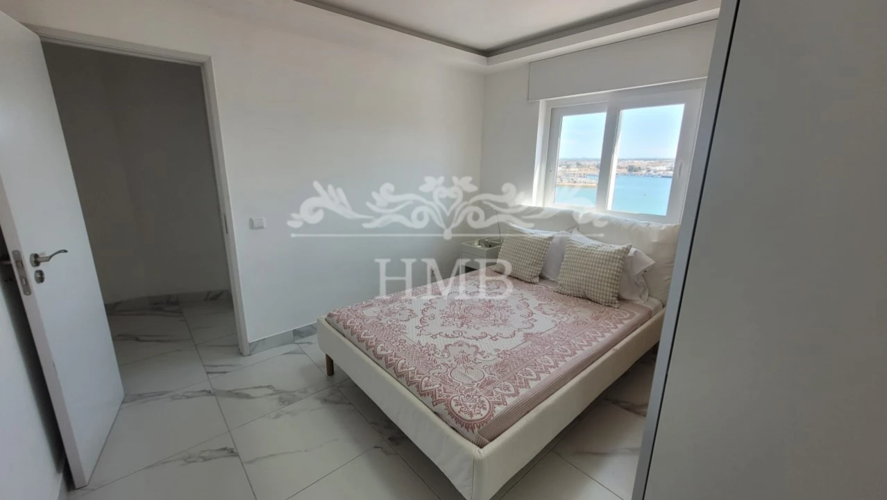 Apartamento T2 para Venda em Portimão Foto 18