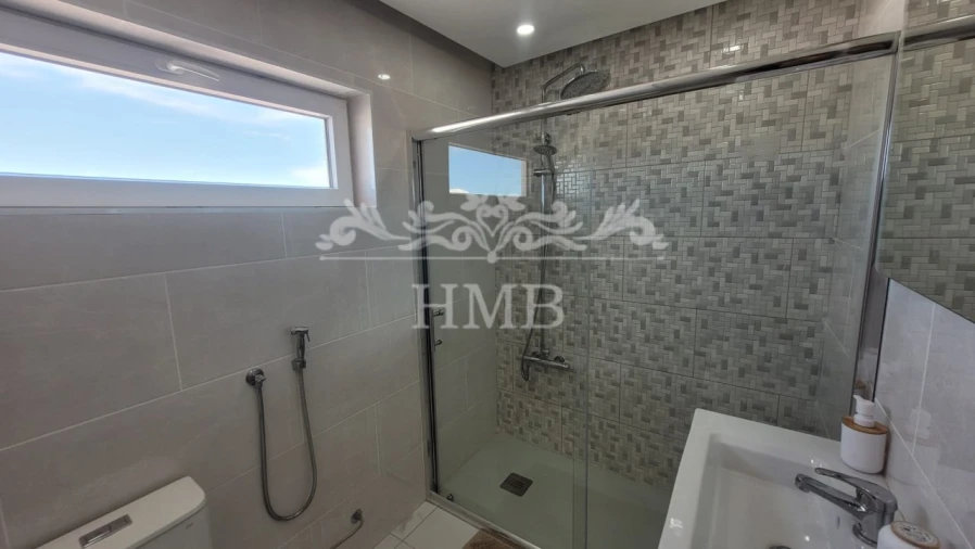 Apartamento T2 para Venda em Portimão Foto 11