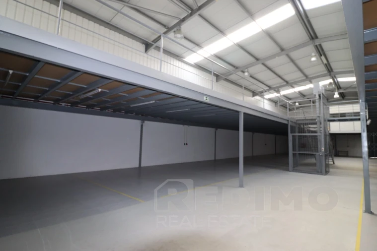 Armazém para Venda em Nogueira do Cravo e Pindelo Foto 2