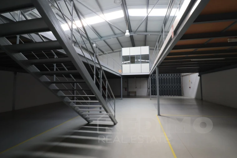 Armazém para Venda em Nogueira do Cravo e Pindelo Foto 3