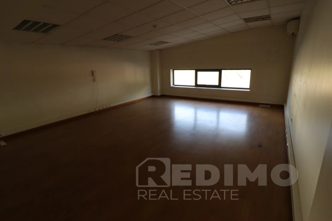 Armazém para Arrendamento em Nogueira do Cravo e Pindelo Foto 12