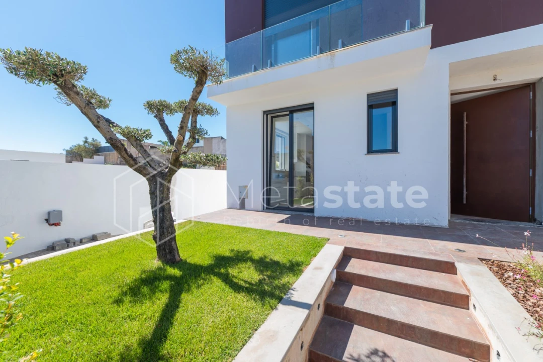 Moradia T3 para Venda em Alcabideche Foto 3