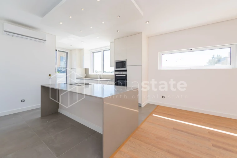 Moradia T3 para Venda em Alcabideche Foto 16