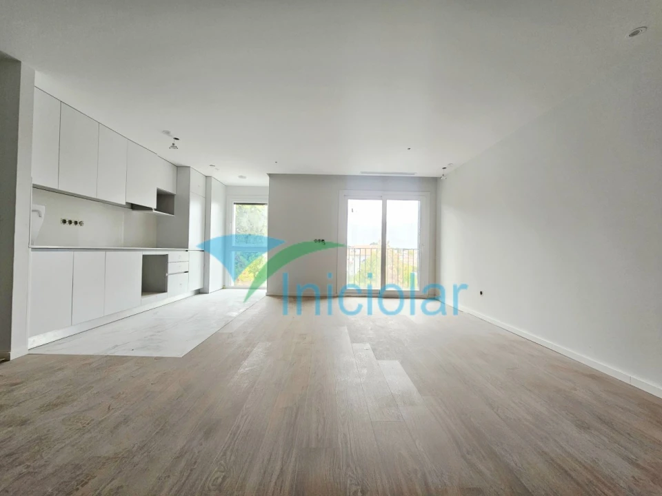 Apartamento T2 para Venda em Cidade da Maia Foto 1