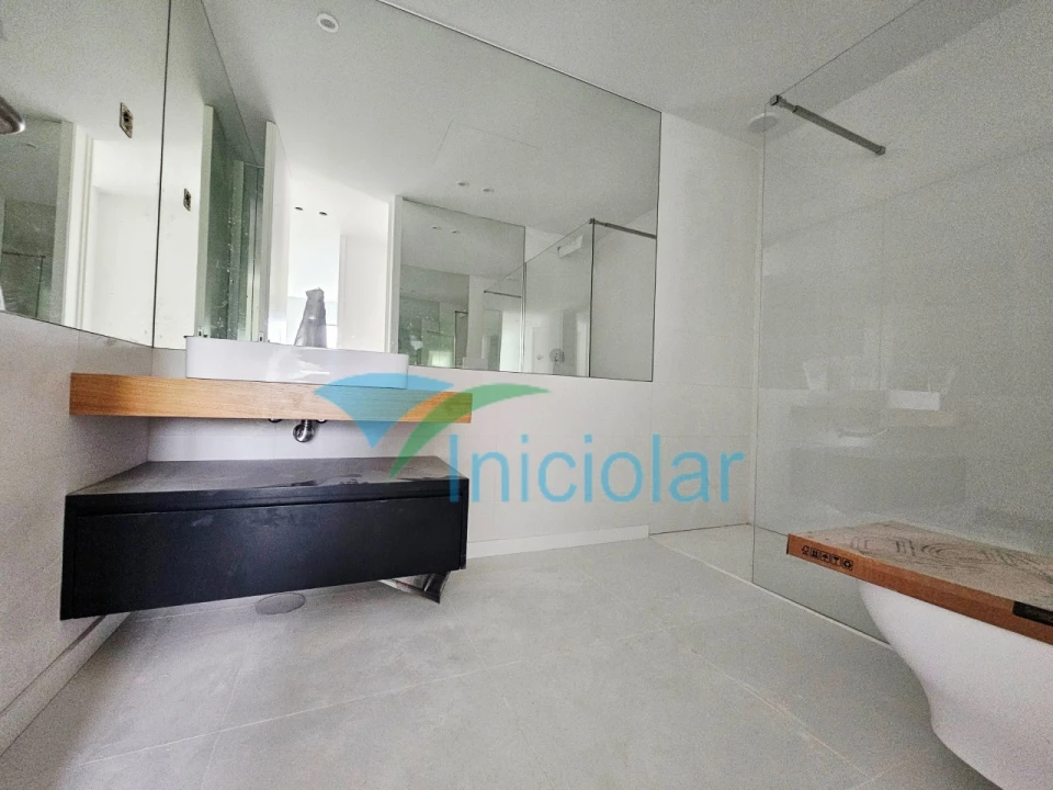 Apartamento T2 para Venda em Cidade da Maia Foto 11