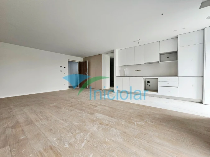 Apartamento T2 para Venda em Cidade da Maia Foto 3