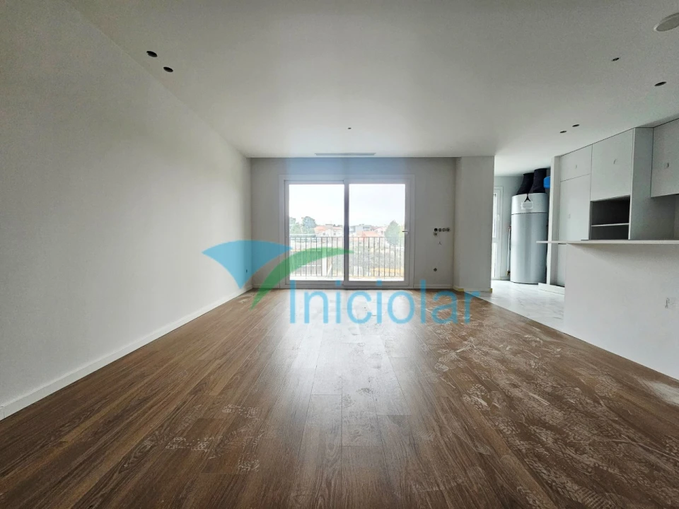 Apartamento T3 para Venda em Cidade da Maia Foto 2