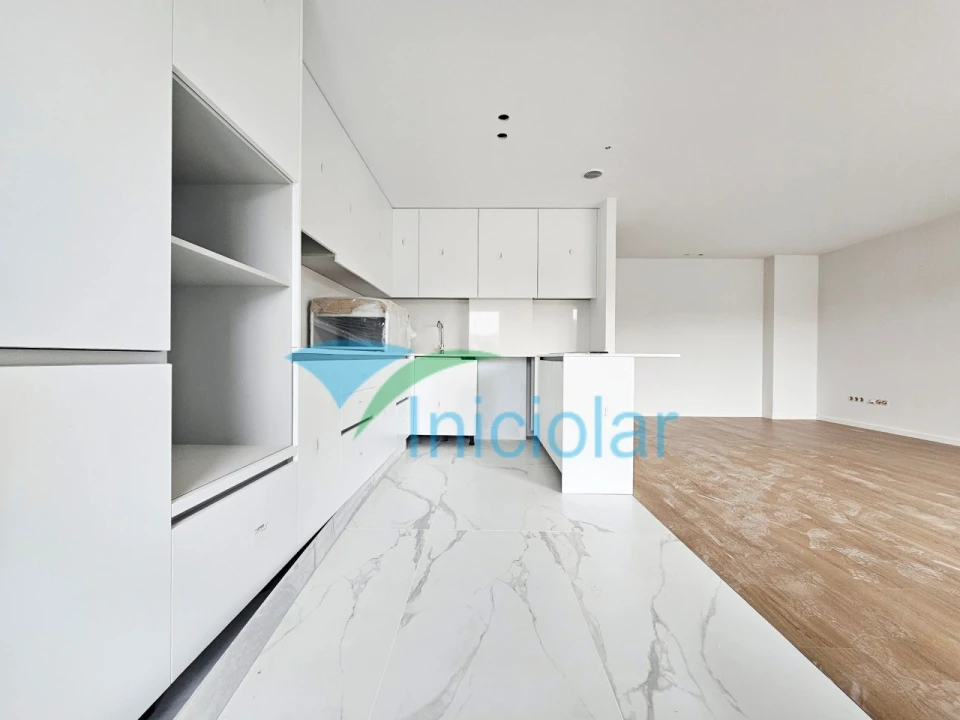 Apartamento T3 para Venda em Cidade da Maia Foto 3