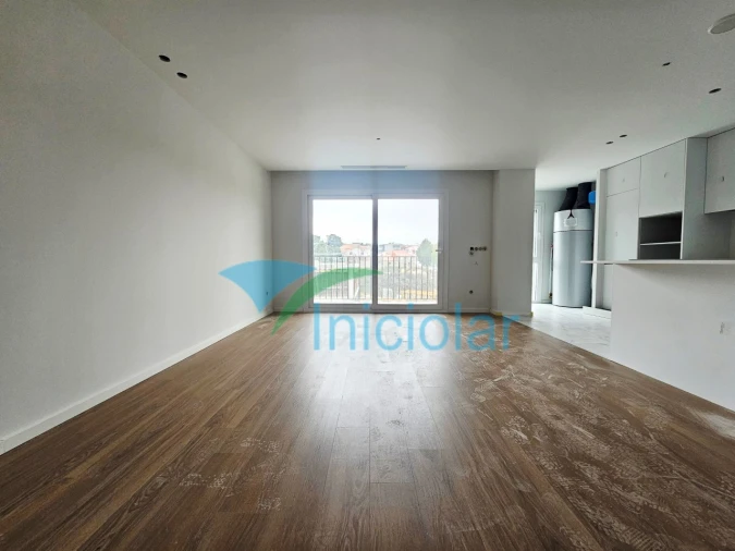 Apartamento T3 para Venda em Cidade da Maia Foto 2