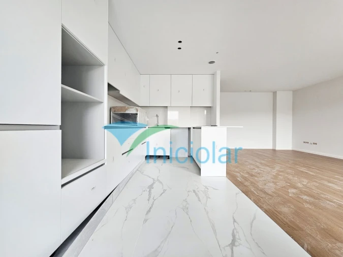 Apartamento T3 para Venda em Cidade da Maia Foto 3
