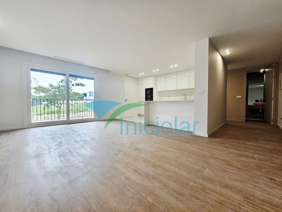 Apartamento T3 para Venda em Cidade da Maia Foto 2