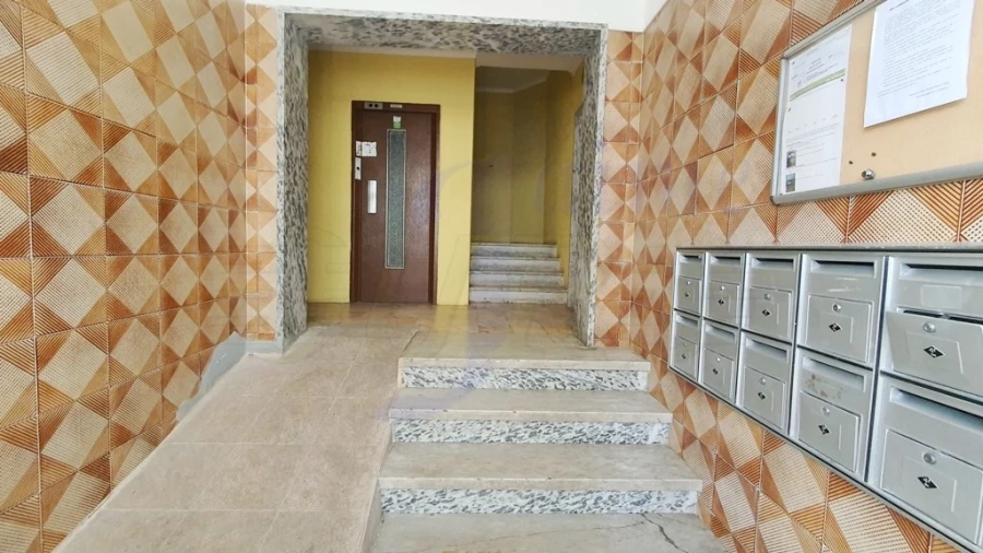 Apartamento T2 para Venda em Agualva e Mira-Sintra Foto 16