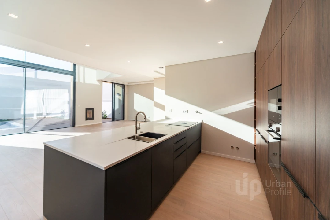 Moradia T4 para Venda em Alcabideche Foto 9