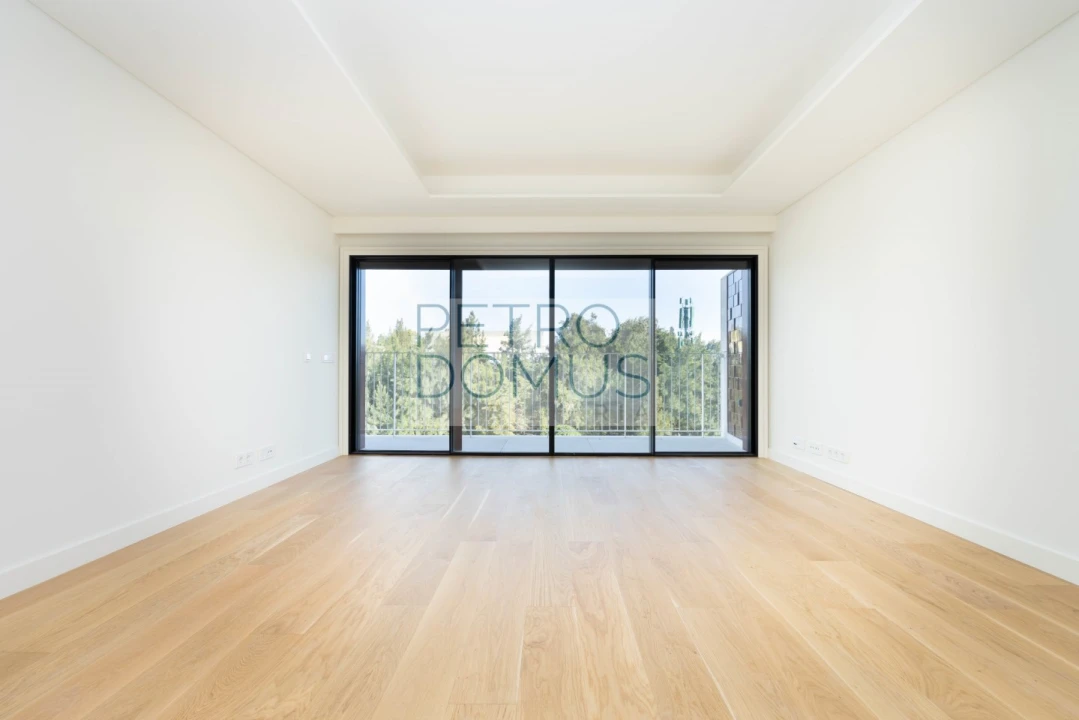 Apartamento T2 para Venda em São Domingos de Benfica Foto 4