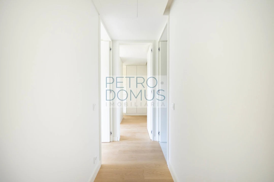 Apartamento T2 para Venda em São Domingos de Benfica Foto 7