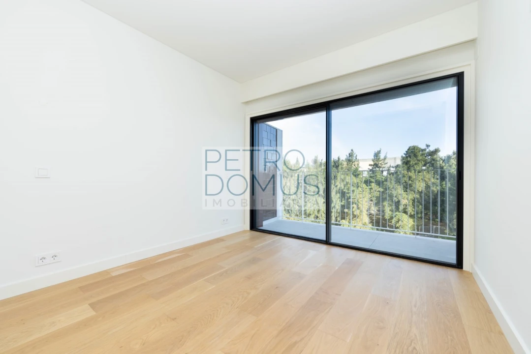 Apartamento T2 para Venda em São Domingos de Benfica Foto 8