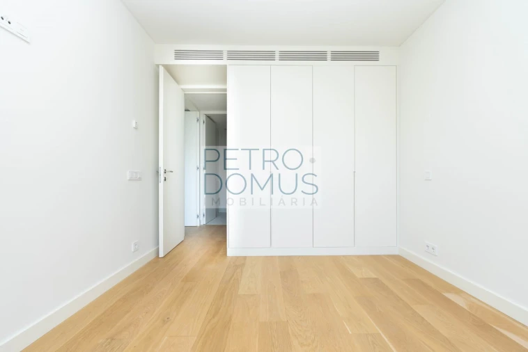 Apartamento T2 para Venda em São Domingos de Benfica Foto 9