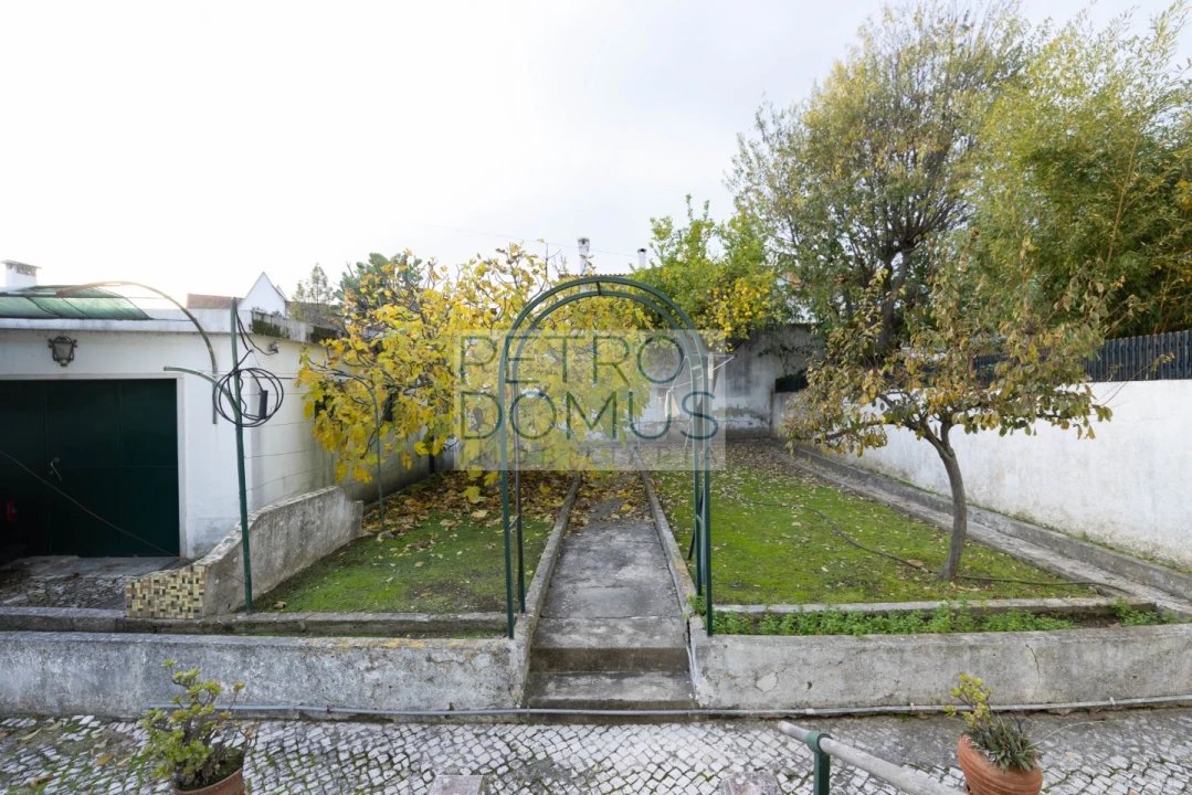 Quinta T2 para Venda em Alvalade Foto 3