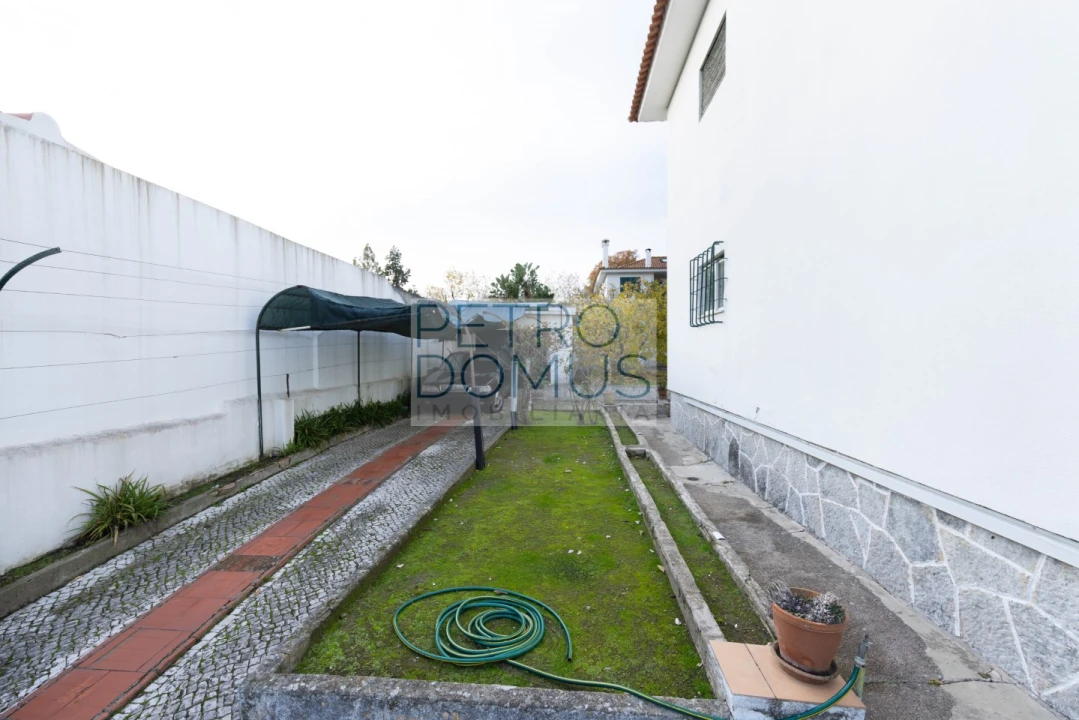 Quinta T2 para Venda em Alvalade Foto 5