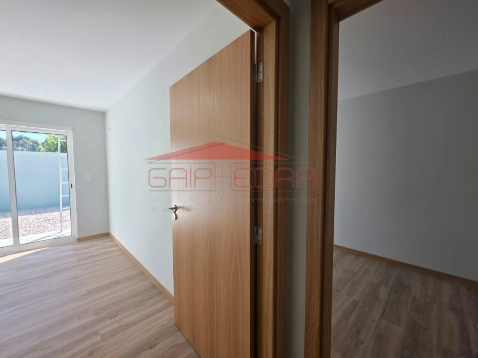 Moradia T2 para Venda em Santa Joana Foto 8