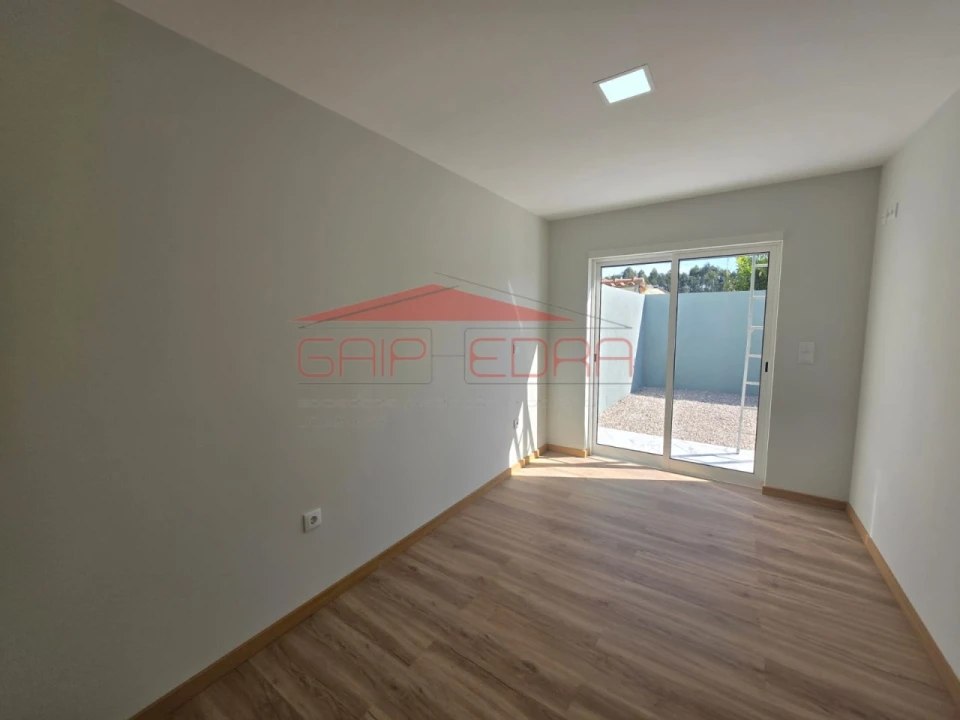 Moradia T2 para Venda em Santa Joana Foto 9