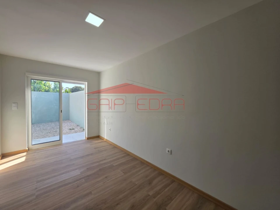 Moradia T2 para Venda em Santa Joana Foto 13