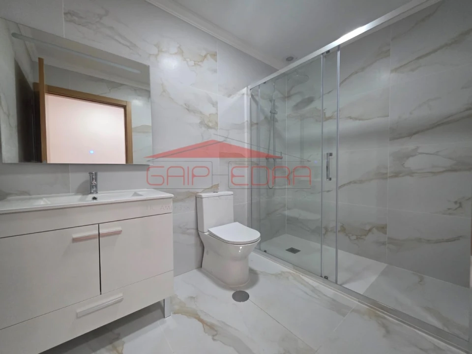 Moradia T2 para Venda em Santa Joana Foto 16